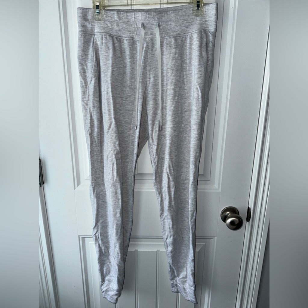 Lululemon Warm Down Jogger Soft Touch Heathered Core Ultra Light Grey Sz 8